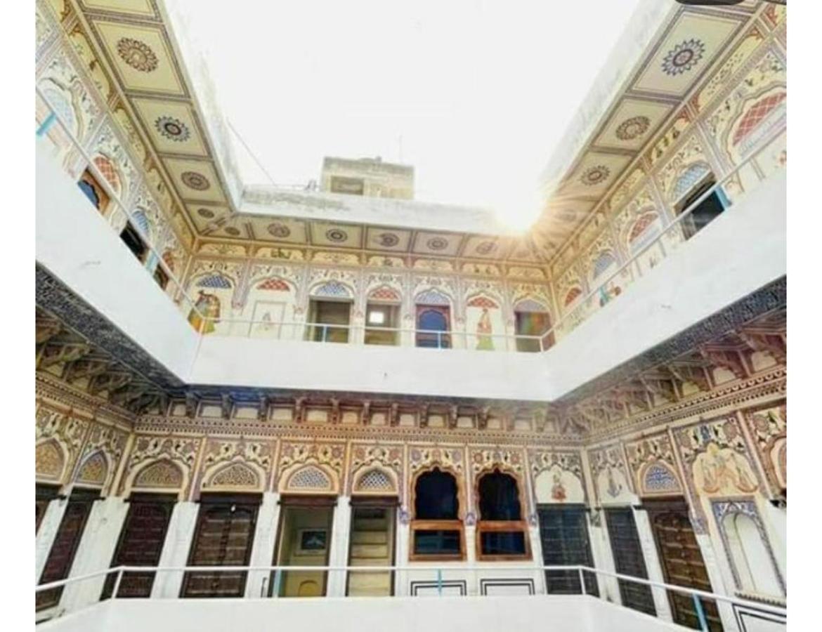 Апартаменты Singhasan Haveli, Мандава Экстерьер фото