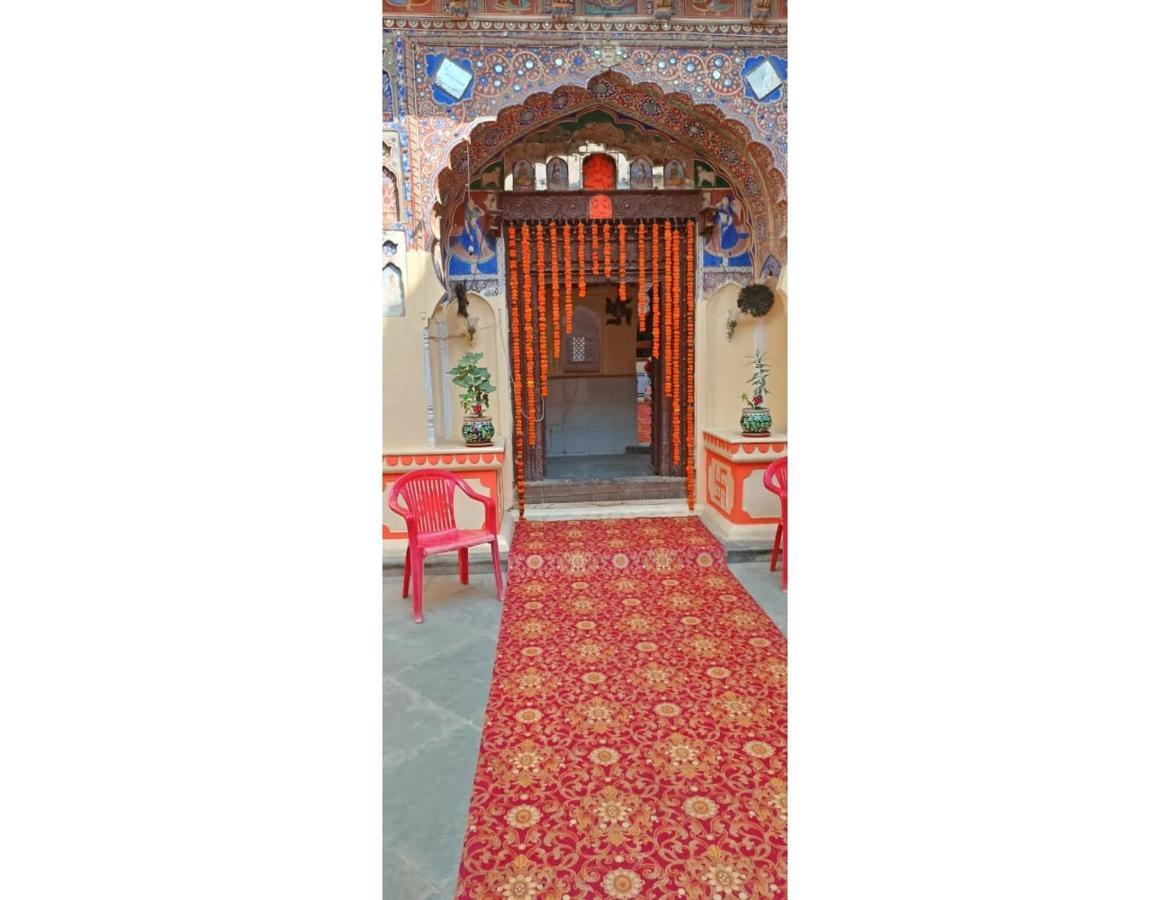 Апартаменты Singhasan Haveli, Мандава Экстерьер фото