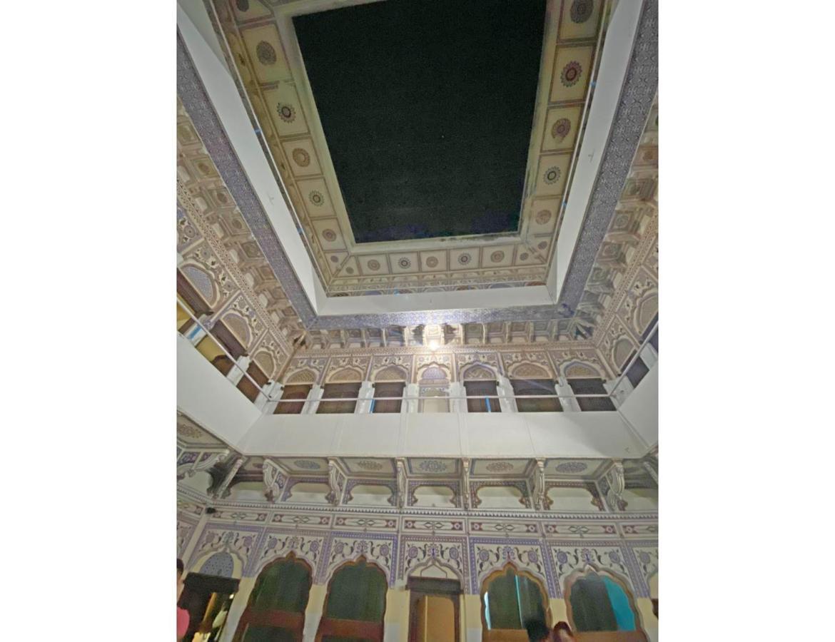 Апартаменты Singhasan Haveli, Мандава Экстерьер фото